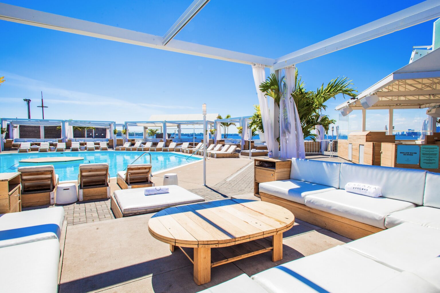 Venue – Cabana Poolbar